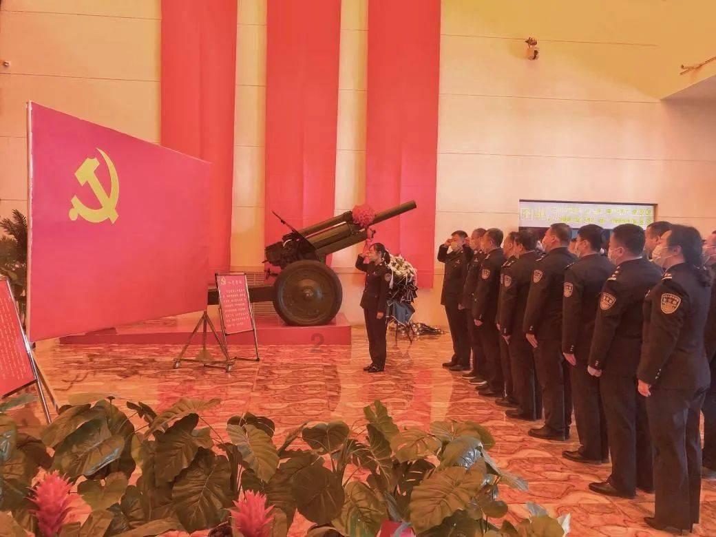 闻“凝”而动!沿河公安全力抗凝保畅护民安